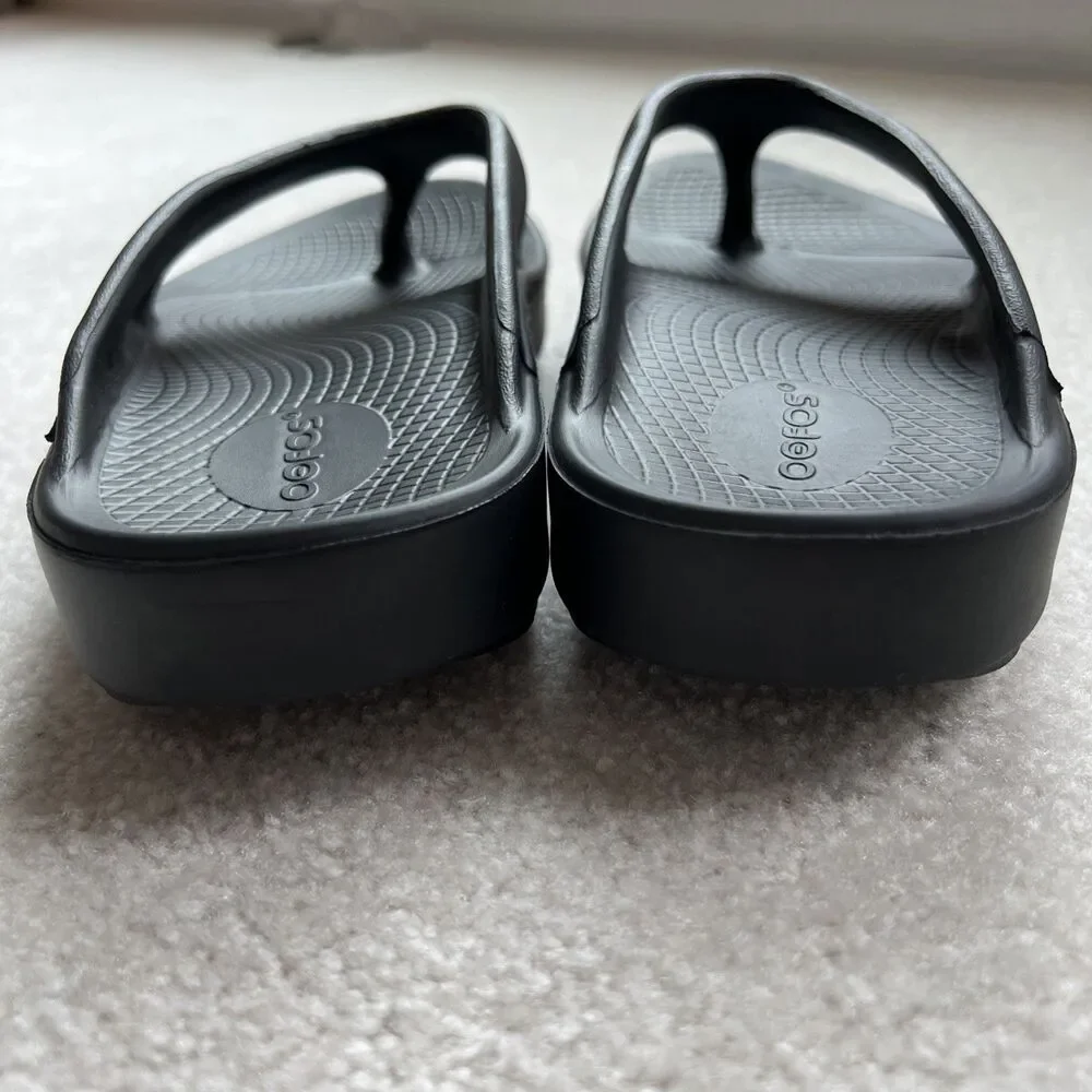 OOFOS OOlala Flip Flop Sandal Womens 8 Black Rubber Casual Recovery Thongs New